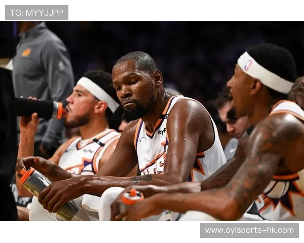 NBA季后赛激烈角逐：超级巨星对决，冠军之路谁主沉浮？